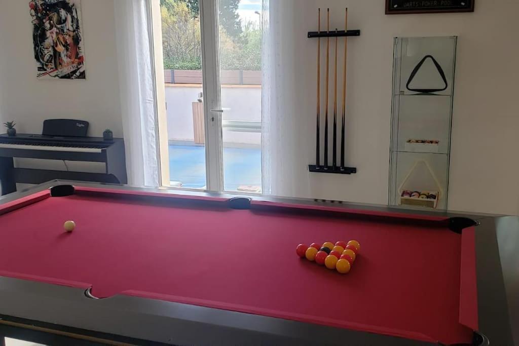 Avec Piscine A St Marie La *