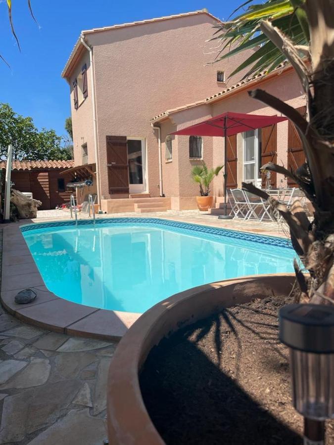 Avec Piscine A St Marie La *